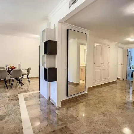 Great Apt Only 200 Mts From The Beach! * Μαρμπέλλα